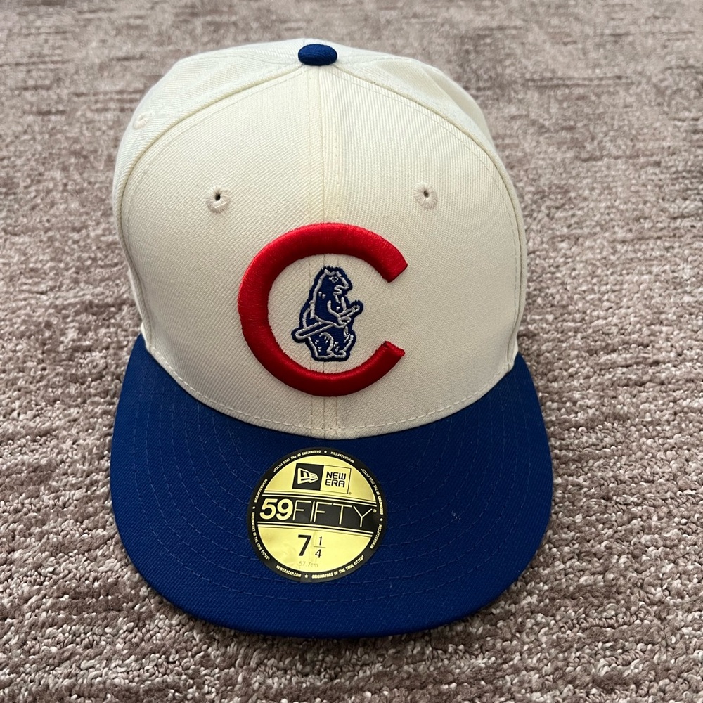 Chicago cubs fitted new era hat. 7 1/4
